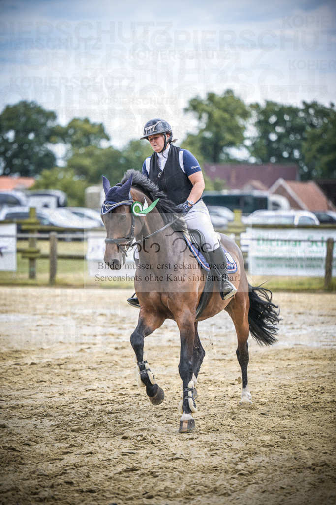 DOS_5395 | Entdecke hochwertige Reitturnierfotos von Foto Oger. Professionell, emotional und authentisch – jetzt Lieblingsmomente im Shop bestellen.Deutschlandweite Turnierfotografie. - Realisiert mit Pictrs.com