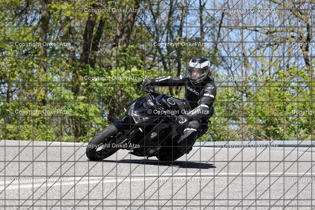 IMG_7212 | Fotograf am Kyffhäuser. Onkel Atze. Kyffhäuser Rennstrecke. Café36. Motorsportfotografie. - Realisiert mit Pictrs.com
