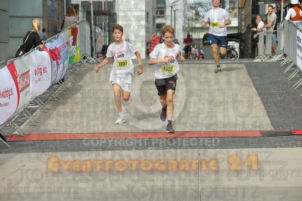 250920_1324_EX1_4399 | Sportfotografie im Rhein-Sieg Kreis, Köln, Bonn, NRW, Rheinland Pfalz, Hessen, etc. Unser Tätigkeitsfeld umfasst den Laufsport vom Volkslauf über den Marathon, Duathlon, Triathon bis zum Ultralauf wie Kölnpfad Ultra oder Schindertrail.