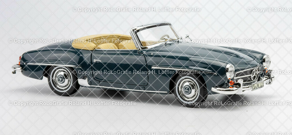 Fahrzeug_30 | Modellfahrzeug in Modellandschaft - Realisiert mit Pictrs.com