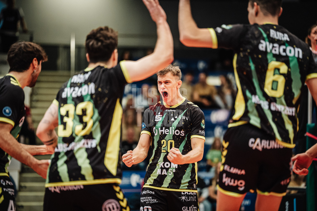 Volleyball | Herren | Saison 2025/2026 | Volleyball Ligacup | FT 1844 Freiburg vs. Helios GRIZZLYS Giesen | 12.10.2024 | Lars Migge (#20, Helios GRIZZLYS Giesen) jubelt