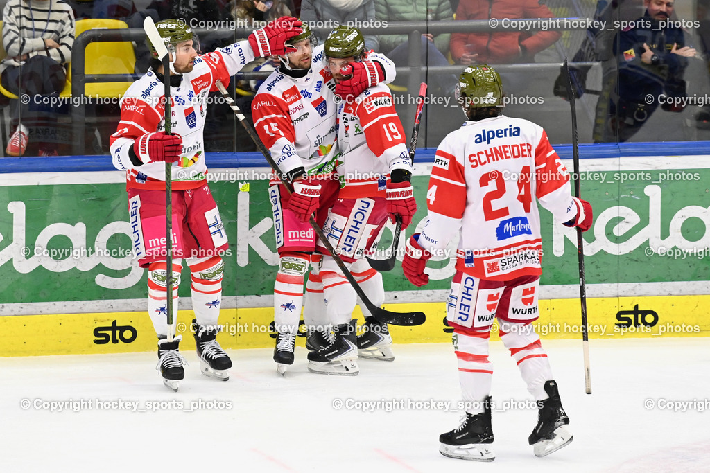 EC IDM WÄRMEPUMPEN VSV vs. HCB Südtirol Alperia | Jubel HC Bozen Mannschaft, #24 Cole Schneider HCB Südtirol Alperia, #19 Brad McClure HCB Südtirol Alperia, #15 Enrico Miglioranzi HCB Südtirol Alperia, EC IDM WÄRMEPUMPEN VSV vs. HCB Südtirol Alperia, EC IDM WÄRMEPUMPEN VSV vs. HCB Südtirol Alperia am 28.12.2025 in Villach (Stadthalle Villach), Austria, (Photo by Bernd Stefan)