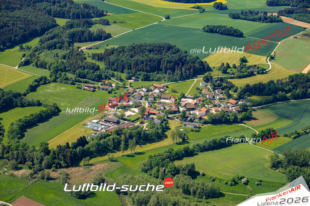 Die Luftaufnahme Rammersberg - Velburg wurde 2022 vom Flugzeug aus (keine Drohne) erstellt. Hohe Auflösung -für große Poster und Wandbilder geeignet - Garantiert!