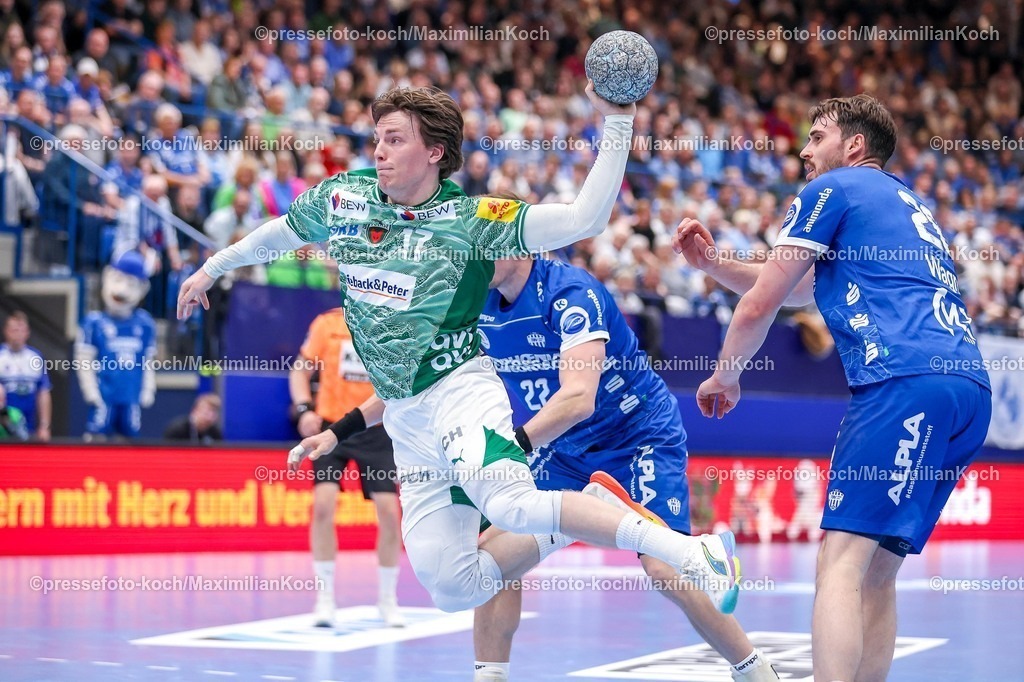 xkwix12042602052 | 2026.04.12, xkwix, Handball, HBL, TBV Lemgo Lippe -  Füchse Berlin, PHOENIX CONTACT arena, 28.Spieltag, Saison 2025 / 2026: Nils Lichtlein (Füchse Berlin #17) beim Wurf DFB regulations prohibit any use of photographs as image sequences and or quasi-video. Photo: xKamilxWilkowskixPressefotoKochx