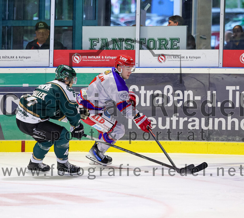 2025-09-14_044_TSV_Erding_gegen_EC_Peiting | Erding, Deutschland, 14.09.2025:Eishockey, Oberliga Süd 2025 / 2026, Testspiel, TSV Erding gegen EC Peiting, Endergebnis: 2:3Foto: Christian Riedel / fotografie-riedel.net