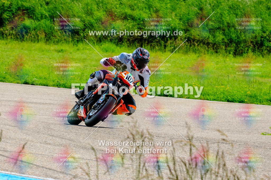 MotoTeam-0409 | Hier findet Ihr Bilder von Touristenfahrten auf der Nürburgring Nordschleife oder von anderen Veranstaltungen die ich besucht habe. Viel Spass beim Durch Schauen 