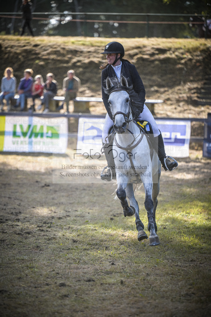 DOS_0049 | Entdecke hochwertige Reitturnierfotos von Foto Oger. Professionell, emotional und authentisch – jetzt Lieblingsmomente im Shop bestellen.Deutschlandweite Turnierfotografie. - Realisiert mit Pictrs.com