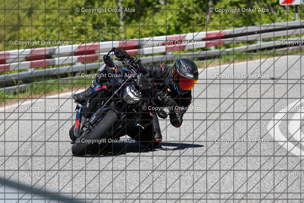 IMG_9713 | Fotograf am Kyffhäuser. Onkel Atze. Kyffhäuser Rennstrecke. Café36. Motorsportfotografie. - Realisiert mit Pictrs.com