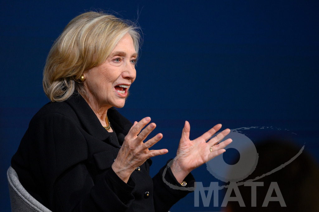 _DWI3163 | Die US-Politikerin Hillary Clinton auf der Veranstaltung Bridging Scholarship and Statecraft im Rahmen der Münchner Sicherheitskonferenz 2026. München, 13.02.2026 Bayern Deutschland  - Realisiert mit Pictrs.com