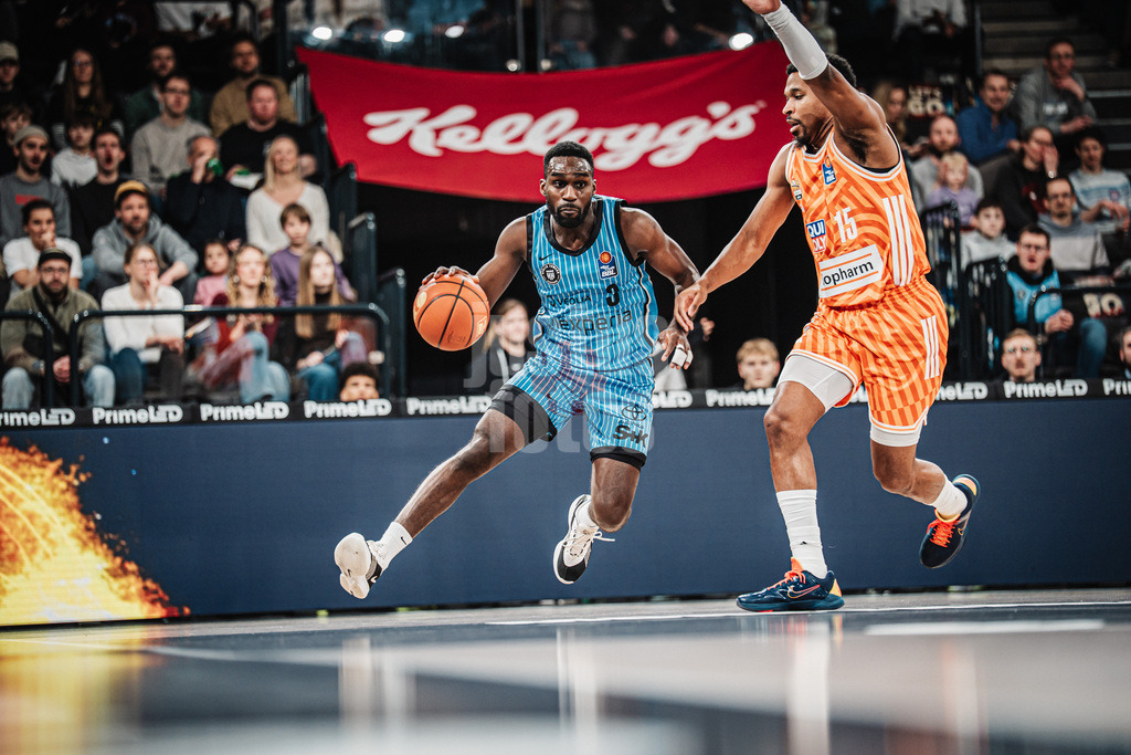 Basketball | Männer | Saison 2025/2026 | easyCredit Basketball Bundesliga | Veolia Towers Hamburg vs. Ratiopharm Ulm | 18.01.2026 | Osaro Jürgen Rich (#3, Veolia Towers Hamburg)