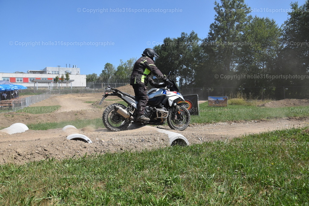 DSC_0195 | Sportfotografie , Motorsport, Motoross, Reitsport, Mointainbike, Enduro,
Landschaft , Outdoor, Eventfotografie, Landschaft, Bilder online bestellen - Realisiert mit Pictrs.com