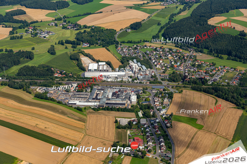 Aktuelles Luftbild von Holenbrunn Wunsiedel Kauf mit Lizenz / Bildrechten möglich- Die Luftaufnahme wurde 2021 mittels UL-Flugzeug erstellt ( keine Drohne ) - hochauflösende Kamera-Systeme von  Canon -Beste Qualität - Für grossformatige Ausdrucke geeignet. Die Geschenkidee !