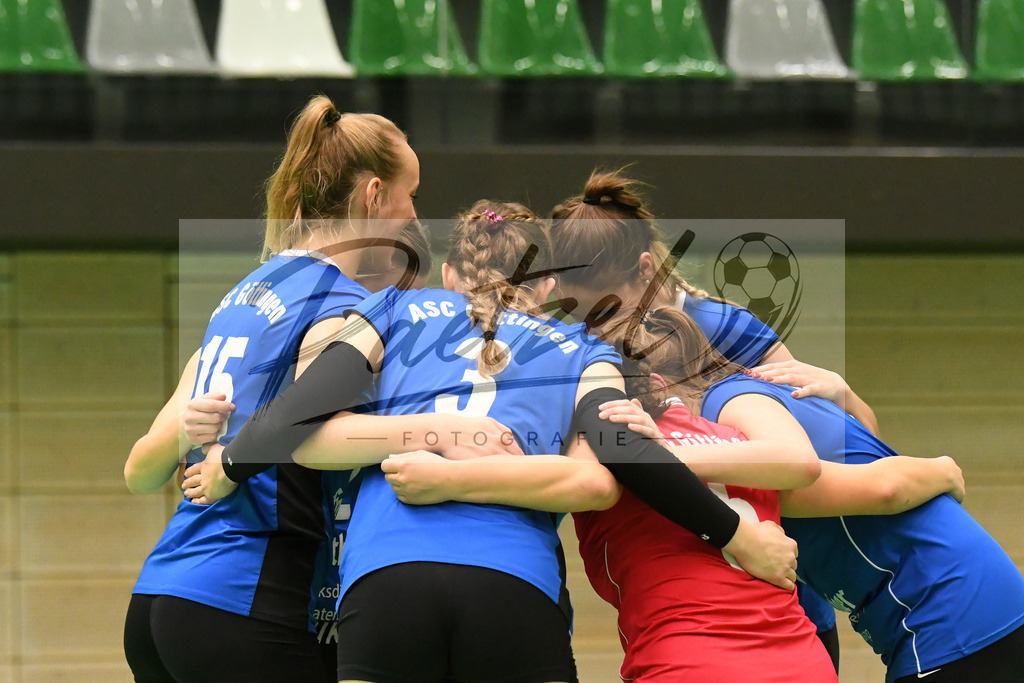 20200208_VCOASC_0019 | Volleyball, Frauen:   waehrend des Spiels der Regionalliga NordWest zwischen VC Osnabrueck und ASC 46 Goettingen in der Schlosswall-Halle am 08.02.2020 in Osnabrueck, Deutschland. - Realisiert mit Pictrs.com