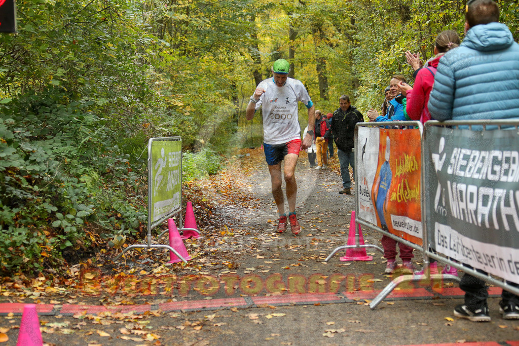 251026_1206_EX1_9887 | Sportfotografie im Rhein-Sieg Kreis, Köln, Bonn, NRW, Rheinland Pfalz, Hessen, etc. Unser Tätigkeitsfeld umfasst den Laufsport vom Volkslauf über den Marathon, Duathlon, Triathon bis zum Ultralauf wie Kölnpfad Ultra oder Schindertrail.