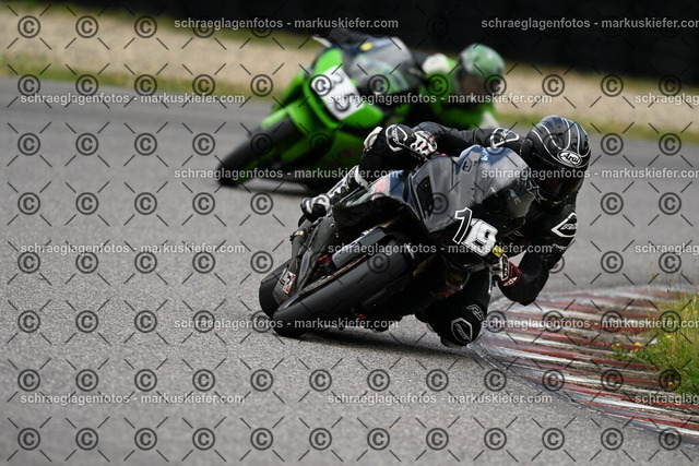25bt02-1046 | markuskiefer.com - Realisiert mit Pictrs.com