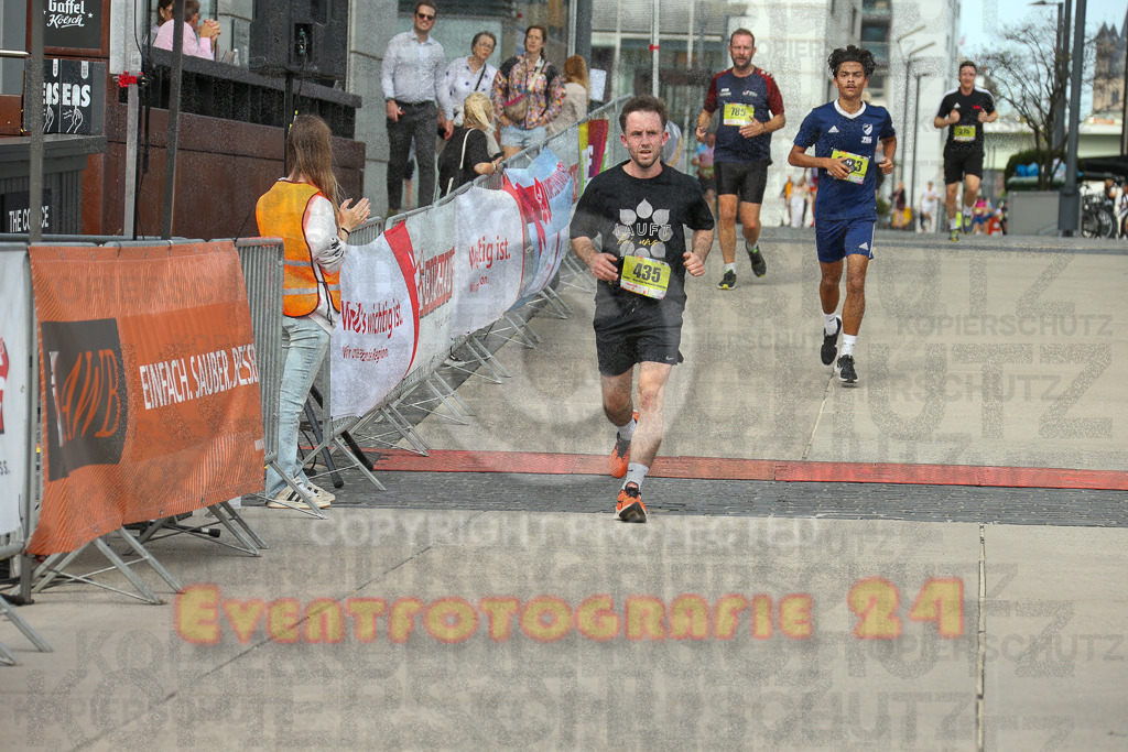 250920_1324_EX1_4344 | Sportfotografie im Rhein-Sieg Kreis, Köln, Bonn, NRW, Rheinland Pfalz, Hessen, etc. Unser Tätigkeitsfeld umfasst den Laufsport vom Volkslauf über den Marathon, Duathlon, Triathon bis zum Ultralauf wie Kölnpfad Ultra oder Schindertrail.