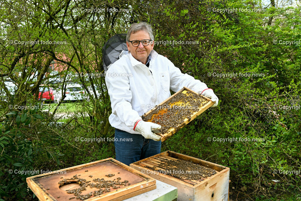 Heinz Wahlmüller (Imker)_ 07.04.2023-4 | 07.04.2023, Linz, AUT, Imker, Bienen, Bienenstock, Honig, im Bild Heinz Wahlmueller (Imker)