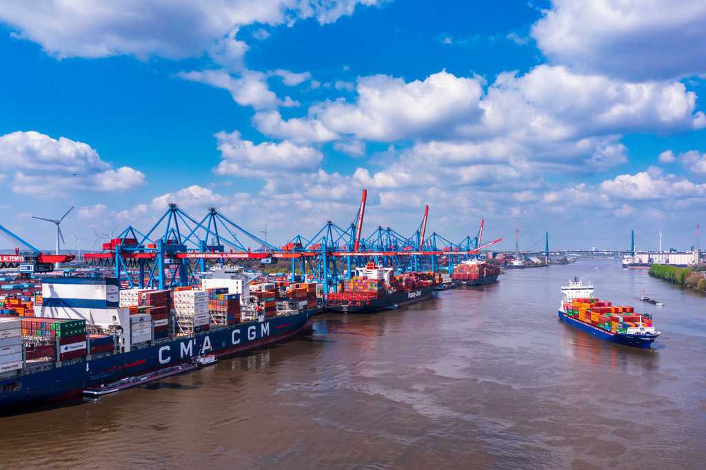 2022_04_28_TERMINAL-ALTENWERDER_DJI_0412 Kopie | Hochwertig gedruckte Fotografien für die Wand, als Kalender und zum Verschenken. Hamburg & Norddeutschland und überall wo ich mit der Kamera unterwegs war.