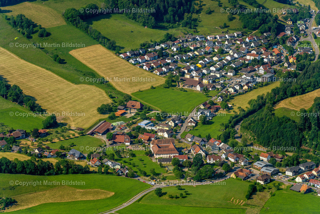 Kirchzarten-1-6-23-6 | Bilder Fotos Luftbilder Luftaufnahmen Deutschland Süden Westen Schwarzwald Baden Württemberg  