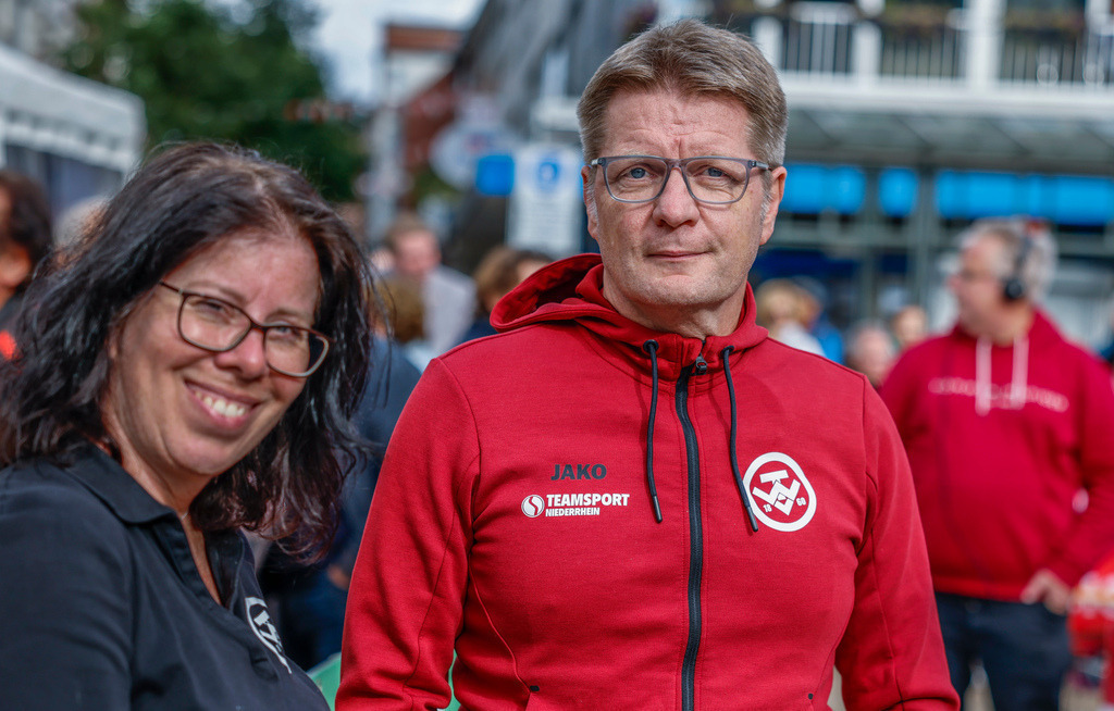 top-top.de 240913-060 | Foto, Video, Fotografie, Videografie, Fotobox, DJ, Discjockey, Musik, Musikbox, Veranstaltung, Photobooth, Amazon, Ebay, Buchtipp, Bestseller, Autor, Verlag, Buch, Wesel, Hamminkeln, NRW, Dinslaken, Rees, Drohne, Hochzeit, Party, Fotobox, Wesel, Fotograf