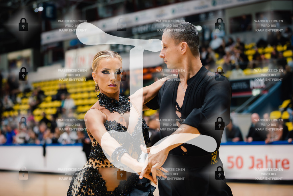 Hessen Tanzt WDSF International Open Latin 1st (17) Artur Balandin _ Anna Salita (T.T.C. Rot-Weiß-Silber Bochum)-2025-05-18-3816 | Webshop for digital downloads and prints of dance sport, event & show photographer Julian Link - Realisiert mit Pictrs.com