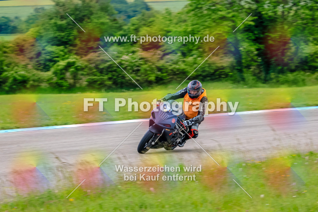 MotoTeam-3144 | Hier findet Ihr Bilder von Touristenfahrten auf der Nürburgring Nordschleife oder von anderen Veranstaltungen die ich besucht habe. Viel Spass beim Durch Schauen 