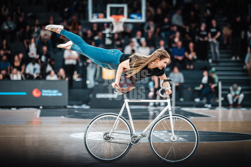 Basketball | Männer | Saison 2023/2024 | easyCredit Basketball Bundesliga | 32. Spieltag | Veolia Towers Hamburg vs. NINERS Chemnitz | 04.05.2024 | Viola Brand Hamburger Energiewerke