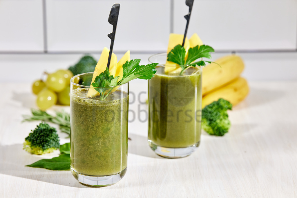 Green_Smoothie_Mango_Banane 2 1 | Stockfotos, Picsomania, MGM-Services, Michael Gerlach, Auftragsbilder, Auftragsarbeiten, Workshops, Shooting, Reisefotografie, Produktfotografie, Foodfotografie, Hochzeitsfotografie, Saarland, Fotografin, Fotograf, Hochzeitsbilder, Saarlouis, Hundeshootin