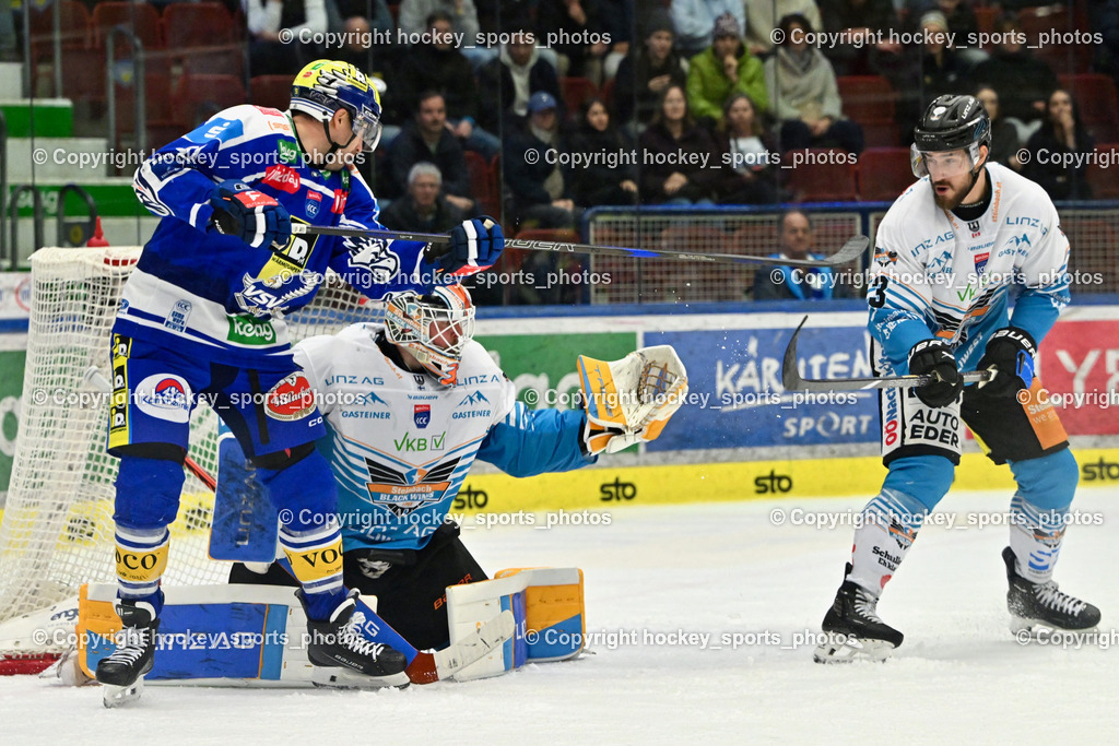 EC IDM WÄRMEPUMPEN VSV vs. Steinbach Black Wings Linz | #91 Nick Hutchison EC VSV, #32 Rasmus Tirronen Black Wings Linz, #3 Greg Moro lack Wings Linz, EC IDM WÄRMEPUMPEN VSV vs. Steinbach Black Wings Linz, EC IDM WÄRMEPUMPEN VSV vs. Steinbach Black Wings Linz am 04.03.2026 in Villach (Stadthalle Villach), Austria, (Photo by Bernd Stefan)