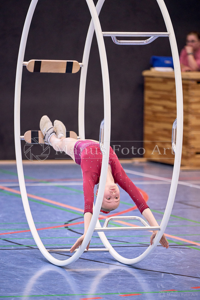 C-DSC04221 | Professionelle Sportfotografie in Hamburg, Schleswig-Holstein und Niedersachsen – spezialisiert auf Rhönrad, Geräteturnen, Leistungsturnen und rhythmische Sportgymnastik. Bundesweite Begleitung von Rhönrad-Events. Jetzt Sport-Fotos - Realisiert mit Pictrs.com