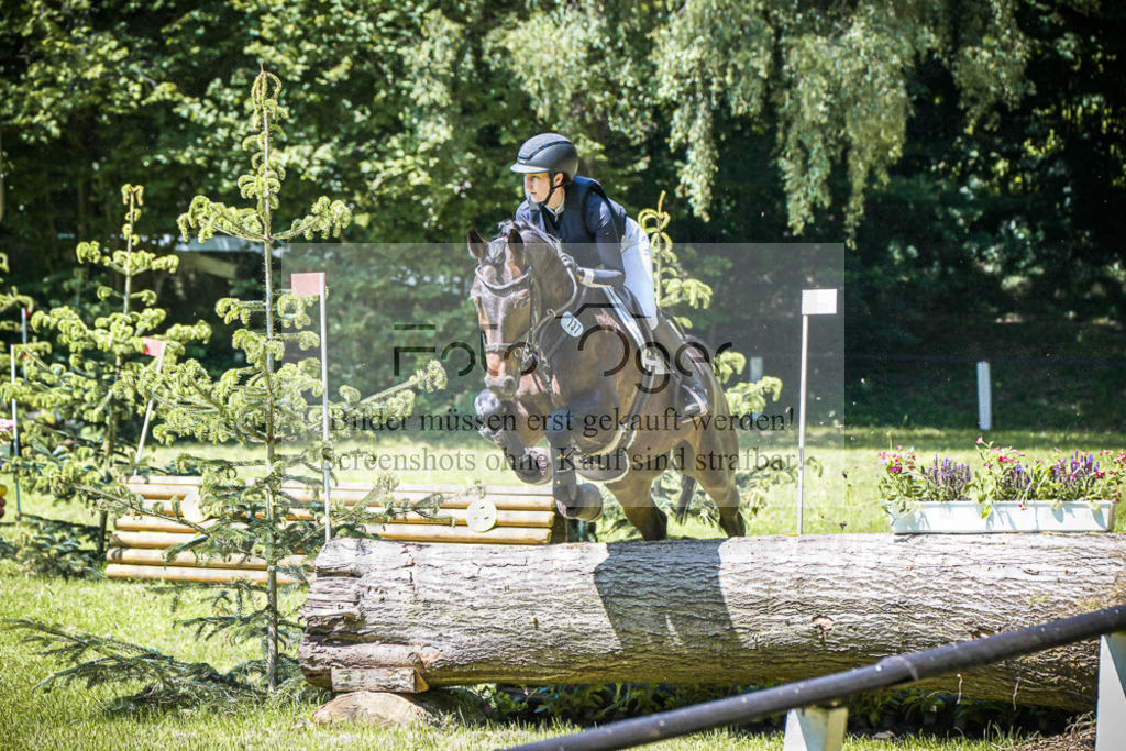 DOS_2749 | Entdecke hochwertige Reitturnierfotos von Foto Oger. Professionell, emotional und authentisch – jetzt Lieblingsmomente im Shop bestellen.Deutschlandweite Turnierfotografie. - Realisiert mit Pictrs.com