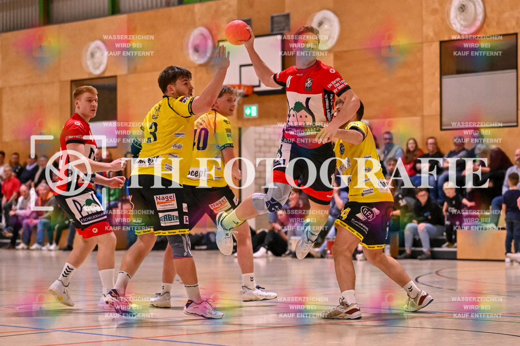 GER, SG Maulburg/Steinen - SG Koendringen/Teningen 2, Handball, Landesliga, 21. Spieltag, Saison 2023/2024, 23.03.2024 | Mika Buelow (SG Maulburg/Steinen, #10) am Kreis, Andreas Buehler (SG Koendringen/Teningen 2, #03) kann ihn nicht stoppen.

GER, SG Maulburg/Steinen - SG Koendringen/Teningen 2, Handball, Landesliga, 21. Spieltag, Saison 2023/2024, 23.03.2024

Foto: TH Fotografie/Thomas Hess