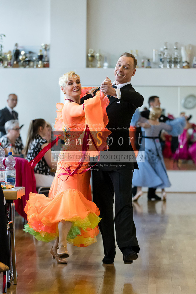 20240525_RL-Masters3-Std_5990 | Tanzsportbilder, Standardtanz, Lateintanz, WDSF, DTV, LTVB, dancecomp, goc, hessen tanzt, blaues band der spree, walzer, tango, wiener walzer, slowfox, quickstepp, samba, rumba, cha-cha-cha, paso doble. jive, hd-kroft photography, turniertanzsport