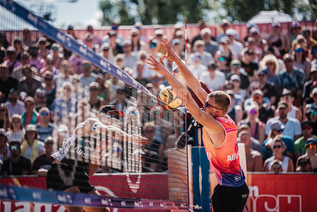 Beachvolleyball | Männer | Allianz German Beach Tour 2025 | Tourstop Berlin | 17.08.2025 | v.l. Moritz Pristauz gegen Cedrik Moede