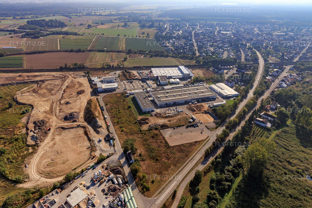 Luftbild: Erschiessung neues Gewerbegebiet an der Siemensstraße mit HeKa Fenster und Türen im Ortsteil Neudorf in Graben-Neudorf im Bundesland Baden-Württemberg in Deutschland. Foto: IMG_094809.jpg vom 24.09.2016 durch Werner Riehm/FLY-FOTO.deWWW.HEKA.DE