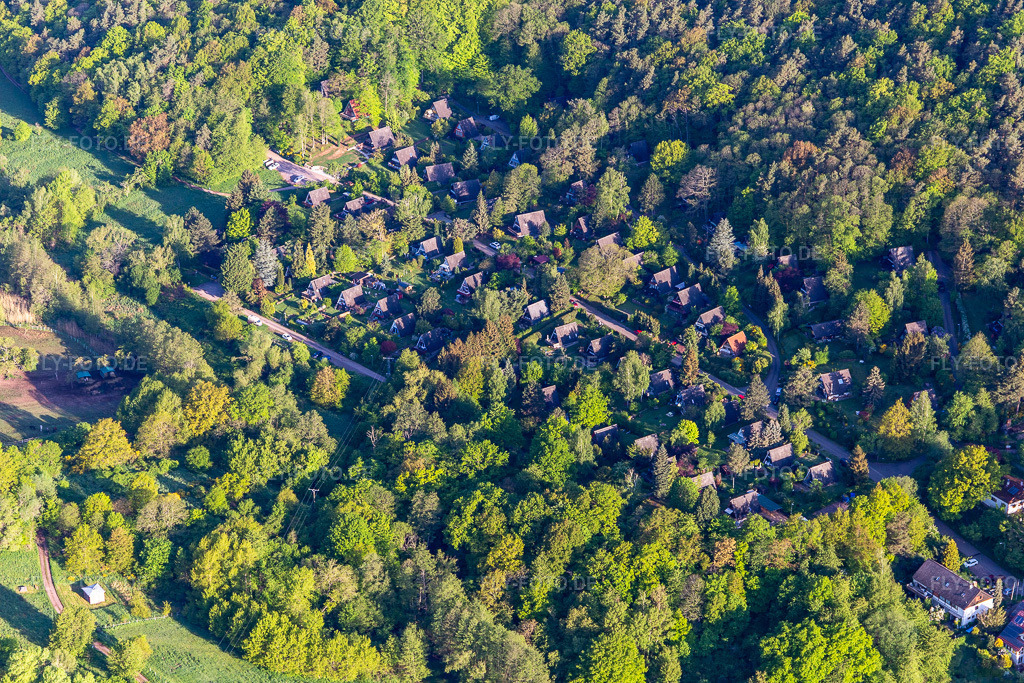 Luftbild: Feriendorf Sonnenberg in Leinsweiler im Bundesland Rheinland-Pfalz in Deutschland.Foto: IMG_131238.jpg vom 07.05.2022 durch Werner Riehm/FLY-FOTO.deAuflösung des Originals: 5472 x 3648 pxDE.SLIDESHARE.NET