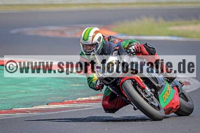 spof8166 | Professionelle Fotos von Sportveranstaltungen, aber auch Hochzeiten und anderen Events. - Realisiert mit Pictrs.com