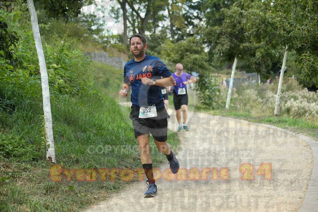 250824_1430_EX1_6467 | Sportfotografie im Rhein-Sieg Kreis, Köln, Bonn, NRW, Rheinland Pfalz, Hessen, etc. Unser Tätigkeitsfeld umfasst den Laufsport vom Volkslauf über den Marathon, Duathlon, Triathon bis zum Ultralauf wie Kölnpfad Ultra oder Schindertrail.