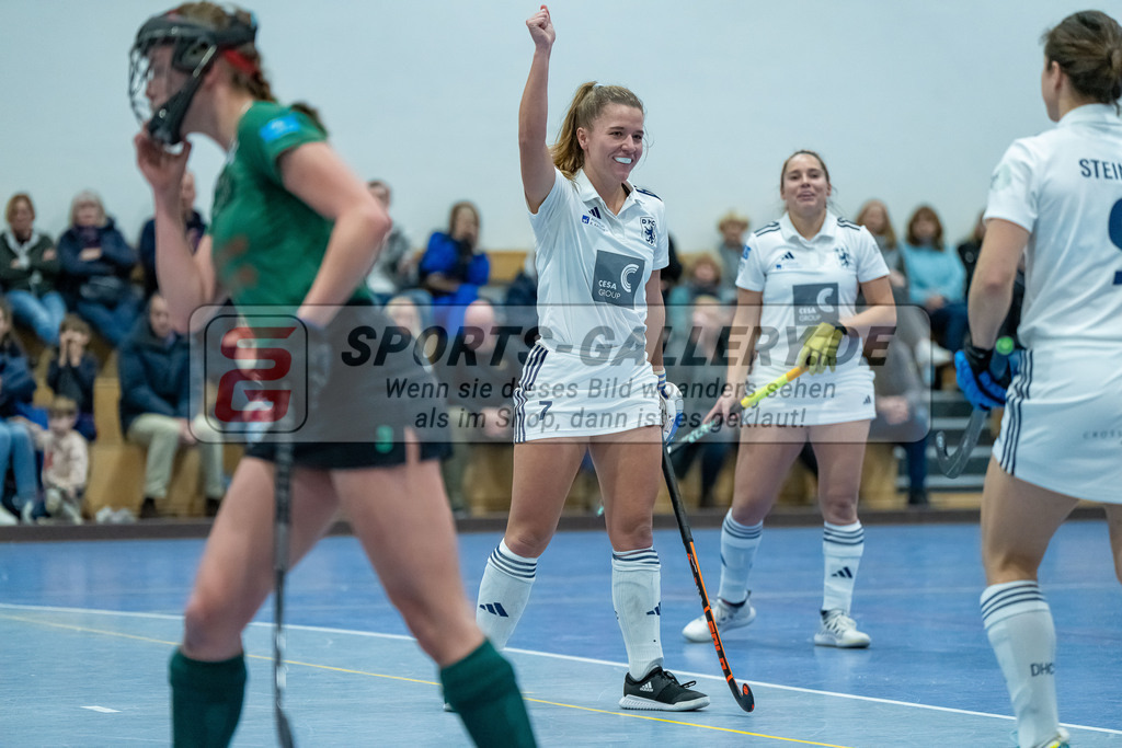 HK_20240113_107963 | 1. Bundesliga Damen Düsseldorfer HC - Club Raffelberg am 13.1.2024 DHC Halle, Düsseldorf , Mabel Brands ( Düsseldorfer HC #7 )