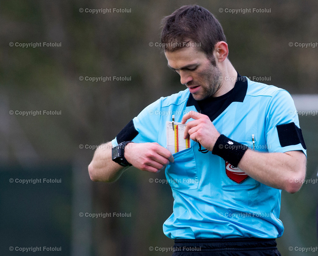 A_LUI_16042022_36 | SPORT,FUSSBALL,LT1 OOE LIGA ASKOE OEDT-SV MICHELDORF 16.04..2022 IM BILD:   SCHIEDSRICHTER MARKUS GREINECKER FOTO:FOTOLUI