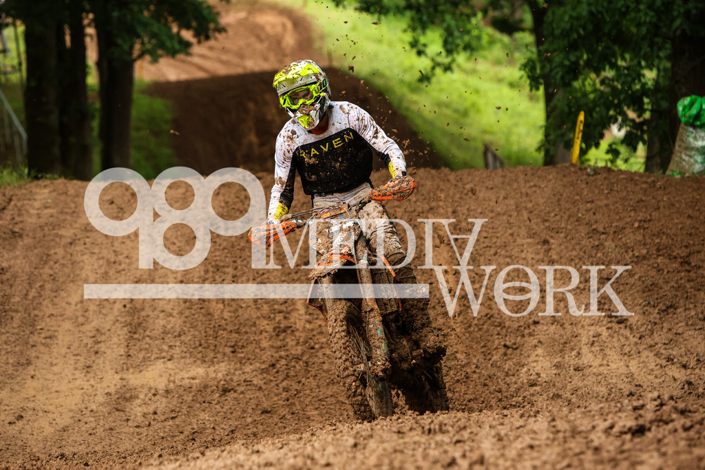 5E6A5446 | 989 MEDIAWORK
