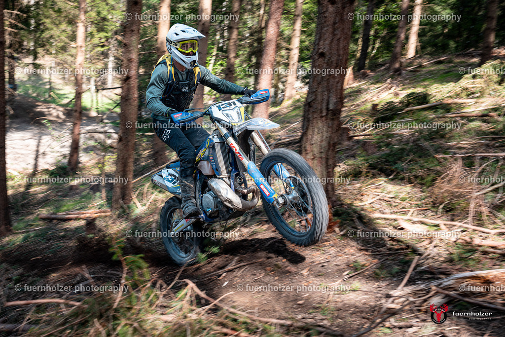 fuernholzer_250501-C1-856 | Fotografische Impressionen von der Red Stag Enduro Extreme by fuernholzer-photography.com. Endurosport in Österreich fotografisch festgehalten von fuernholzer. Auftragsfotografie für Private, Gewerbefotos und Industriefotografie. Eventfotografie, Sportfotografie und Motorsportfotografie. Anbieter von Fotoworkshops, Fototraining, fotografischen Vorträgen und Fotoseminaren.