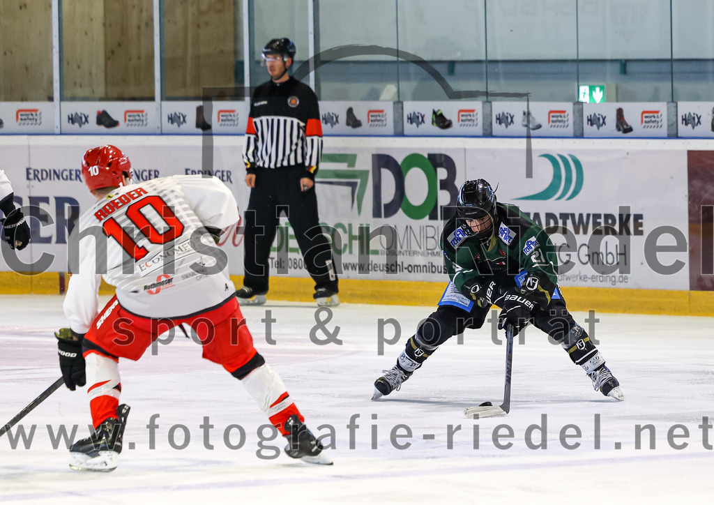 2022-09-25_043_TSV_Erding_gegen_EHC_Klostersee | Erding, Deutschland, 25.09.2022:
Eishockey, Bayernliga 2022 / 2023, Testspiel, TSV Erding gegen EHC Klostersee, Endergebnis: 8:2

Foto: Christian Riedel / fotografie-riedel.net