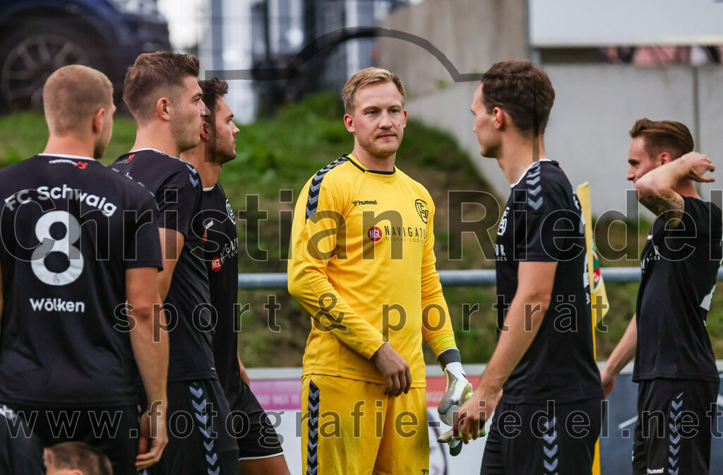 2023-08-09_003_FC_Schwaig_gegen_TuS_Geretsried | Deutschland, 09.08.2023:
Fußball, Landesliga Südost 2023 / 2024, 5. Spieltag, FC Schwaig gegen TuS Geretsried, Endergebnis: 4:1

Torwart Franz Hornof (FC Schwaig, #1)

Foto: Christian Riedel / fotografie-riedel.net