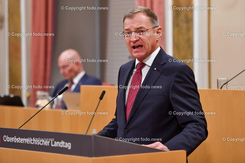 Landhaus Linz_ Promenade_ Landtagssitzung_ Budgetlandtag 2022_ 05.12.2022-36 | 05.12.2022, Landhaus Linz AUT, Promenade, Landtagssitzung, Budgetlandtag, im Bild LH Thomas Stelzer (VP)