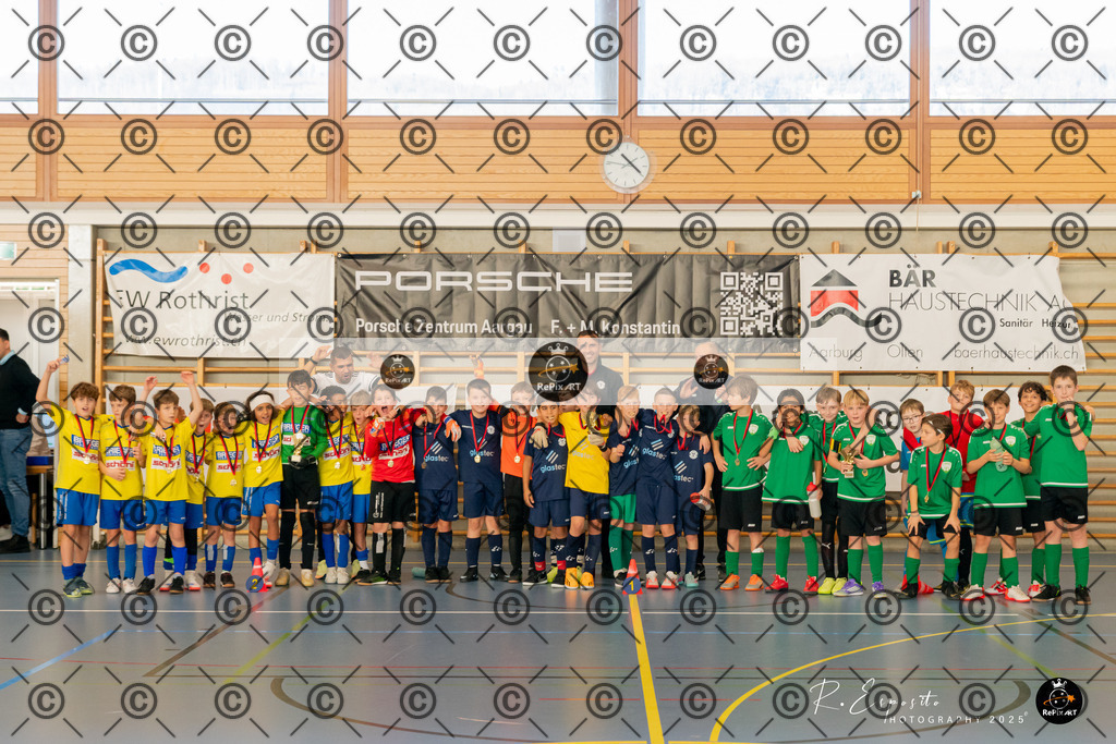 20251122_FCR-Hallenturnier-E_007-85 | Sport und Naturfotografie von Roberto Esposito zeigt echte Momente Bewegung und die Schönheit der Natur. Ausdrucksstarke Bilder schaffen Emotionen.