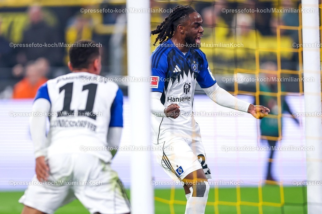 BVB21032601045 | 21.03.2026, Fußball, Borussia Dortmund - Hamburger SV, 1. Fußball Bundesliga, 27. Spieltag, Signal Iduna Park, Saison 2025 2026: Jordan Torunarigha&nbsp; (HSV #25) jubelnd neben Ransford Königsdörffer&nbsp; (HSV #11) nach dem Abseitstor  DFB regulations prohibit any use of photographs as image sequences and or quasi-video.