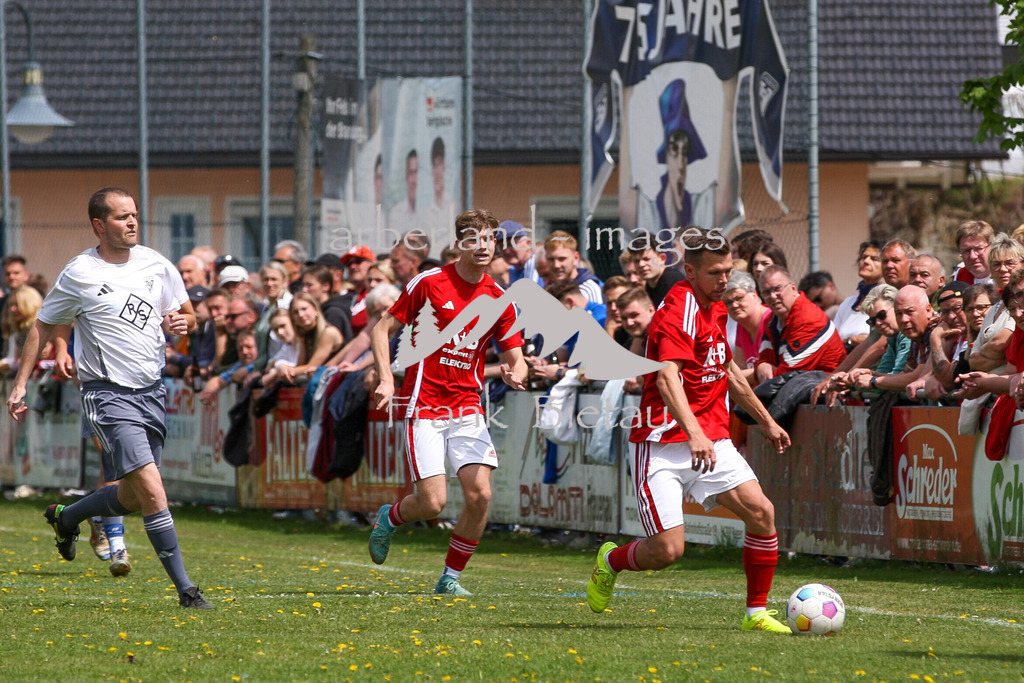 993T0021 | Medien- Sport- Entertainmentfotos