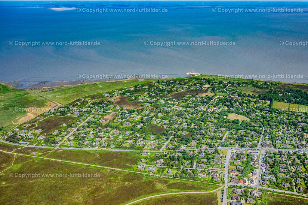 Sylt_Kampen_ELS_7077130625 | KAMPEN (SYLT) 13.06.2025 Ortsansicht an der Meeres-Küste in Kampen (Sylt) auf der Insel Sylt im Bundesland Schleswig-Holstein, Deutschland. // Townscape on the seacoast in Kampen (Sylt) at the island Sylt in the state Schleswig-Holstein, Germany. Foto: Martin Elsen
