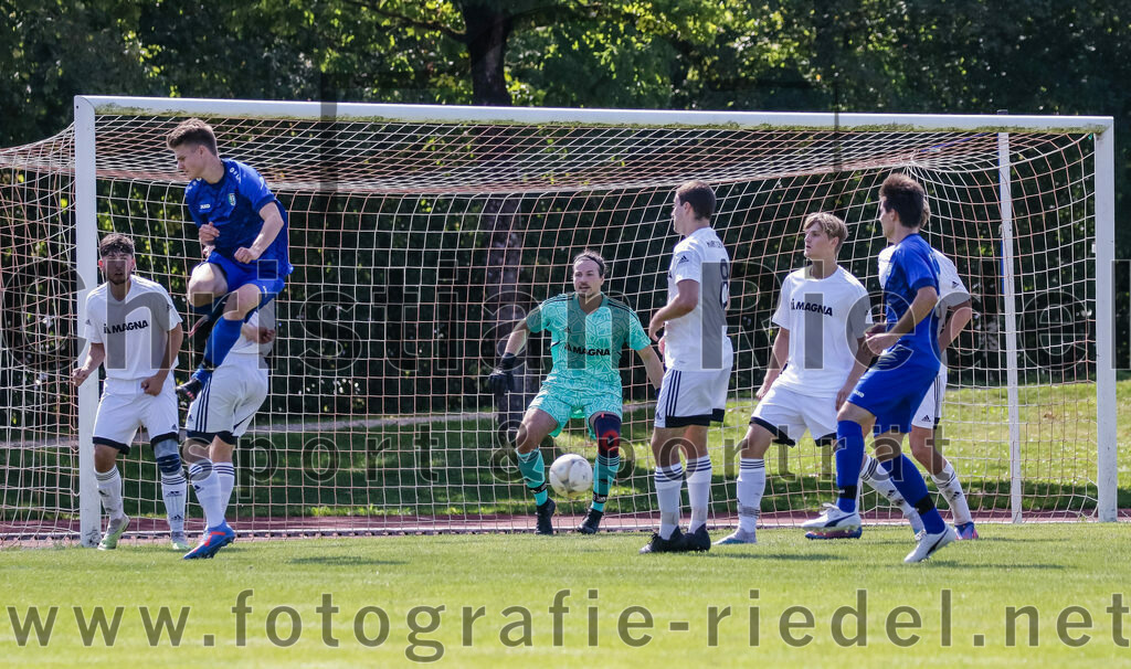 2023-09-02_017_SG_Markt_Schwaben_gegen_TSV_Hohenbrunn | Markt Schwaben, Deutschland, 02.09.2023:
Fußball, Kreisklasse 2023 / 2024, 3. Spieltag, (SG) Markt Schwaben gegen TSV Hohenbrunn, Endergebnis: 2:0

Maximilian Wagner (SG Markt Schwaben, #5), Torwart David Silbersack (SG Markt Schwaben, #1), Florian Niederdorf (SG Markt Schwaben, #8), Noah Kümmel (SG Markt Schwaben, #15)

Foto: Christian Riedel / fotografie-riedel.net